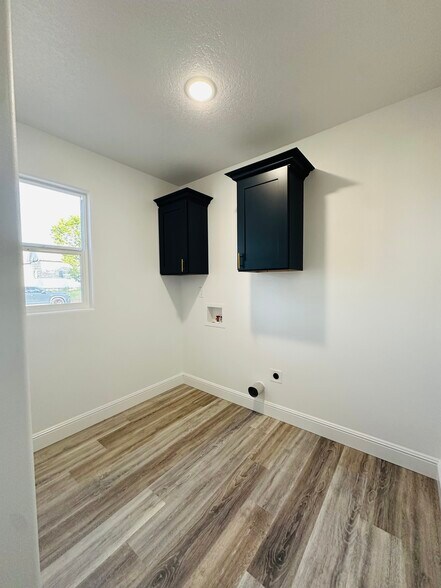 Laundry Room - 704 N Liberty St