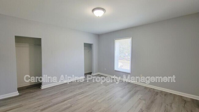 Building Photo - 215 Foy Ave