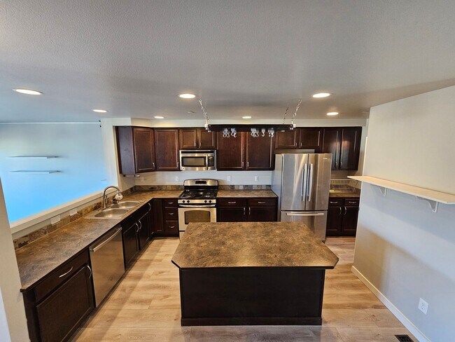 Building Photo - Bremerton Townhome with Puget Sound Views