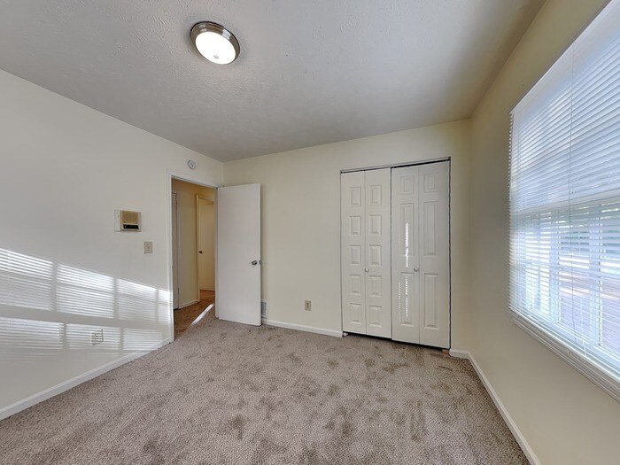 Building Photo - 105 Feldwood Pines St