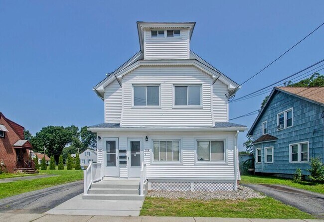 Building Photo - 518-520 Kings Hwy