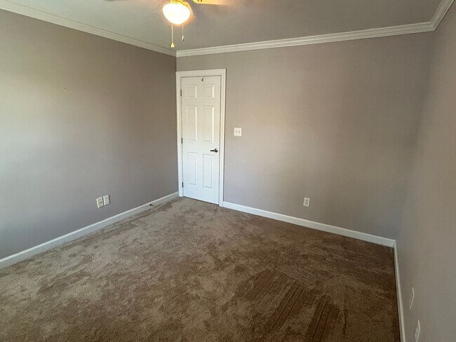 Building Photo - 4 Bed | 2.5 Bath House in Morrisville with...
