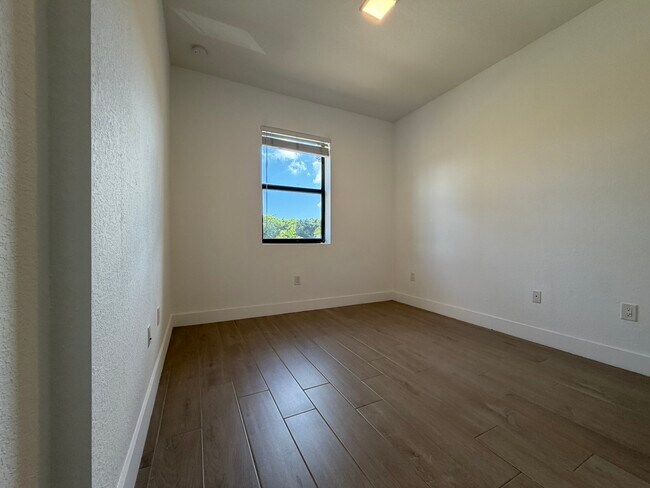 Building Photo - 329 Bella Sol Way