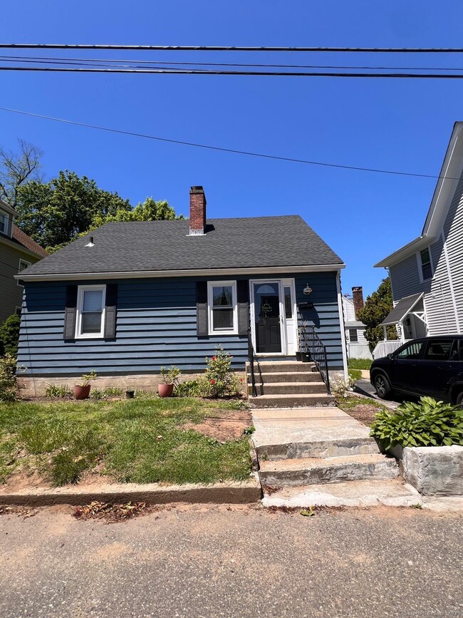 Building Photo - 268 Laurel Pl