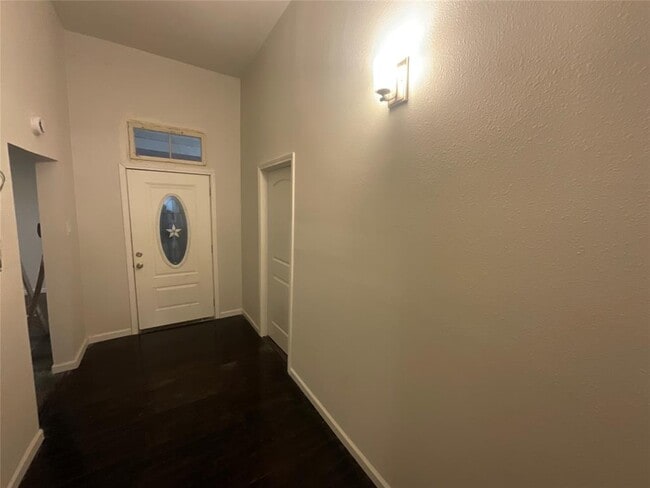 Building Photo - 104 S Broad St