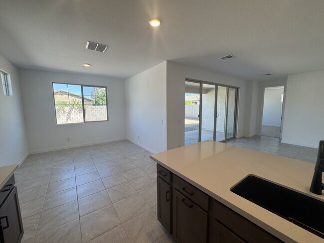 Building Photo - 23024 E Watford Dr