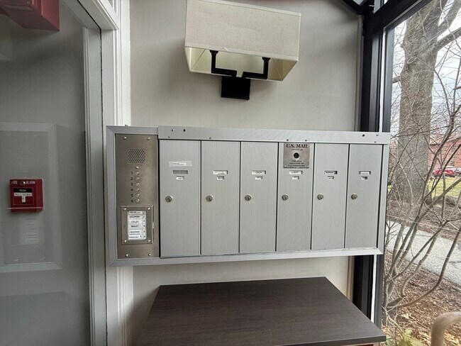 Building Photo - 4 Longwood Dr