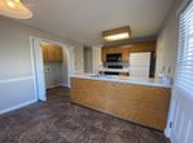 Building Photo - Updated 3BR Home Minutes from Fort Campbell – Fenced Yard & Deck