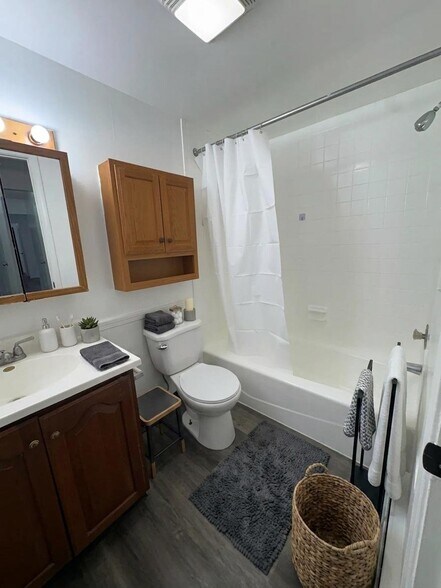Building Photo - 595 Wagner Dr