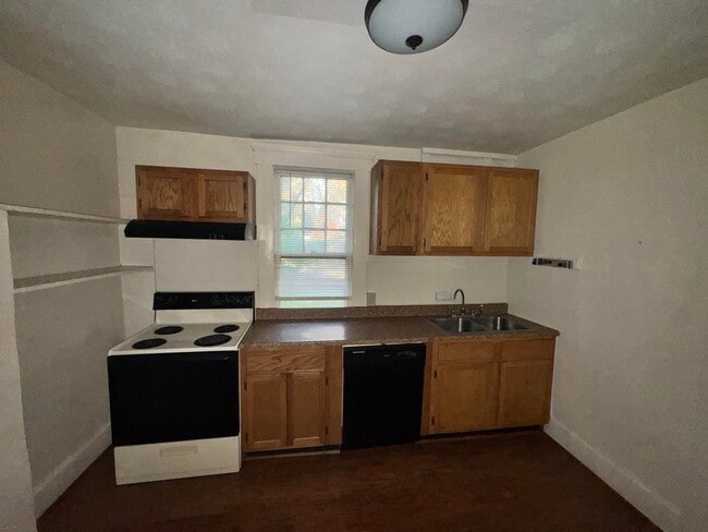 Building Photo - 423 Steele St