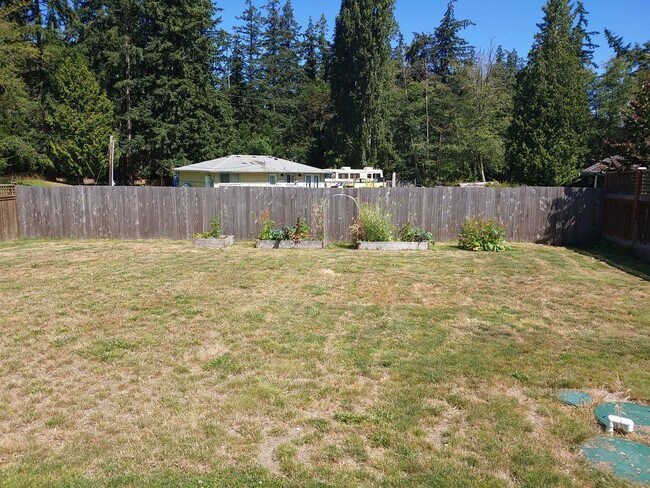 Building Photo - Lovely Single Level Home in Freeland and Pet Friendly!!