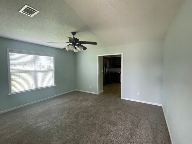 Building Photo - 1424 San Bernardino Way