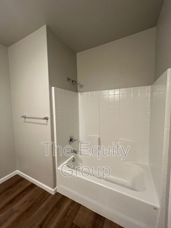 Building Photo - 510 S Summit St