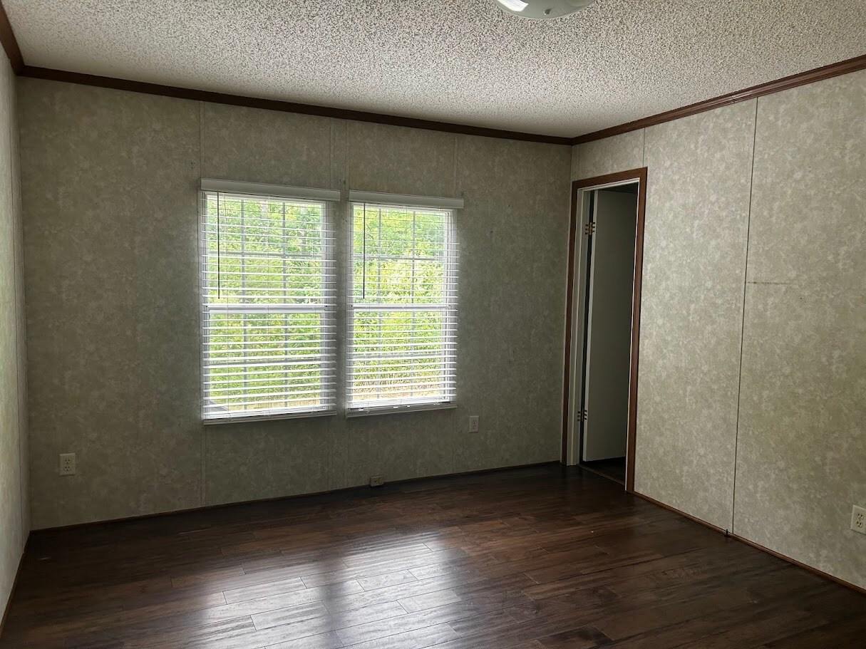Building Photo - 176 Ware Trl