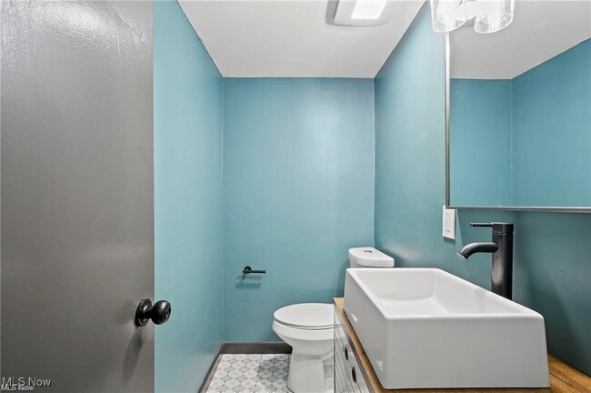 Building Photo - 3024 Warrensville Center Rd