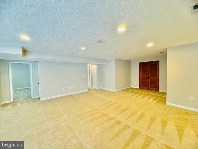 Building Photo - 52 Lightfoot Dr