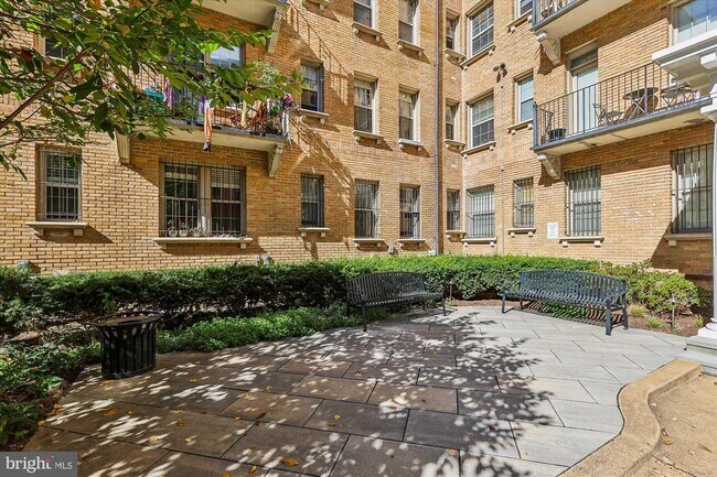 Building Photo - 1401 Columbia Rd NW