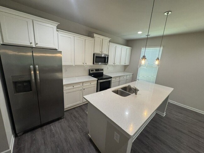 Building Photo - 1156 Burgundy Dr