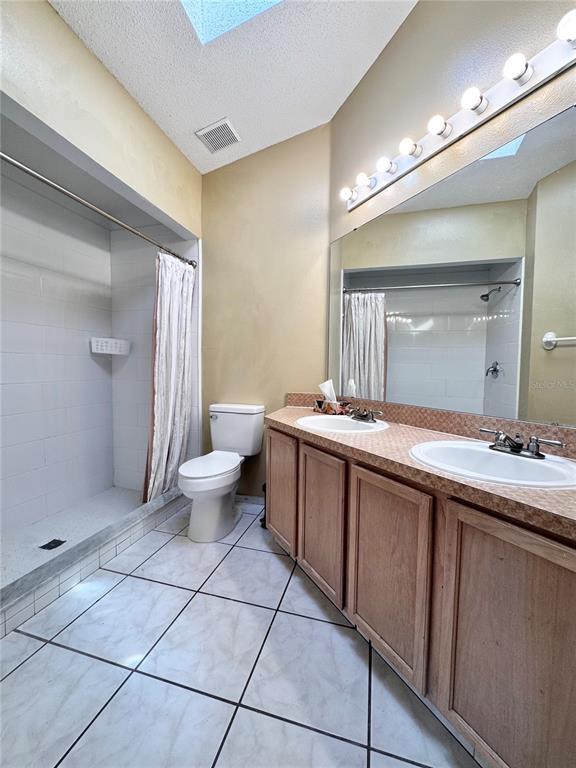 Building Photo - 2619 Spring Hill Dr