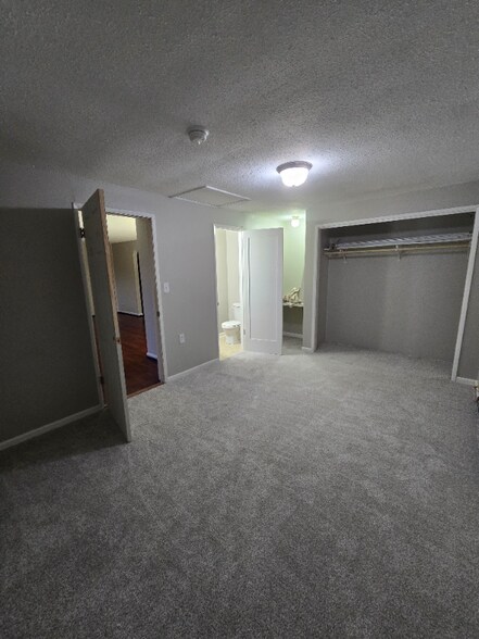 Building Photo - 2739 Locust Ave W