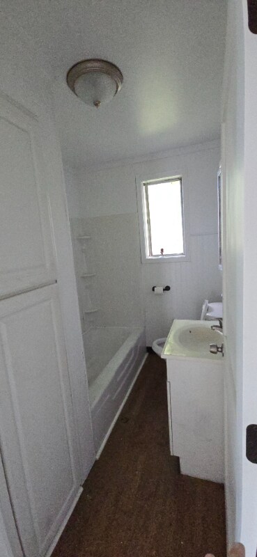 Building Photo - 207 Lincoln Ave
