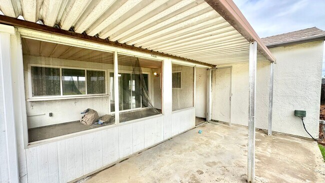 Building Photo - Beautifully Remodeled Single Story just of...