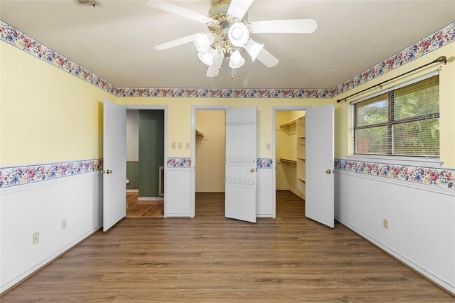 Building Photo - 2101 Bush Dr
