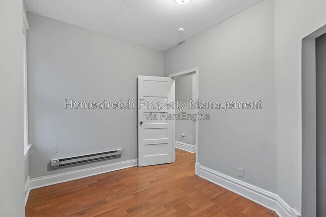 Building Photo - 2732 Utah St