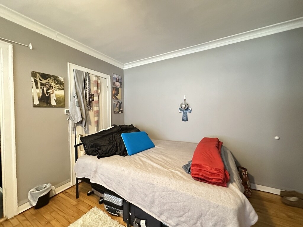 Building Photo - 5451 N Kenmore Ave