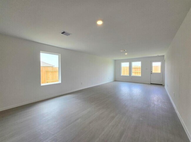 Building Photo - 28818 Texas Sparrow Ln