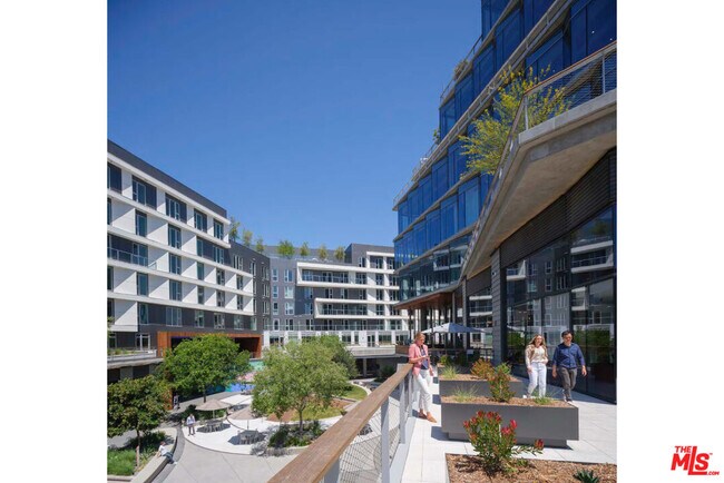 Building Photo - 12121 W Olympic Blvd