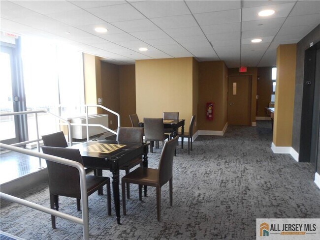 Building Photo - 1 Spring St