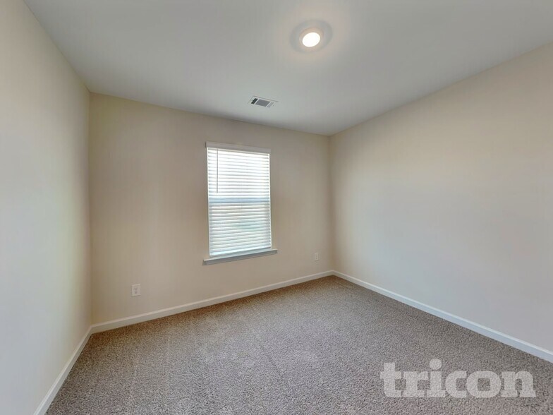 Building Photo - 3725 Saddle Bag Ct