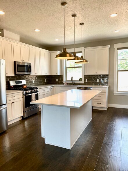 Building Photo - 10439 S Beetdigger Blvd