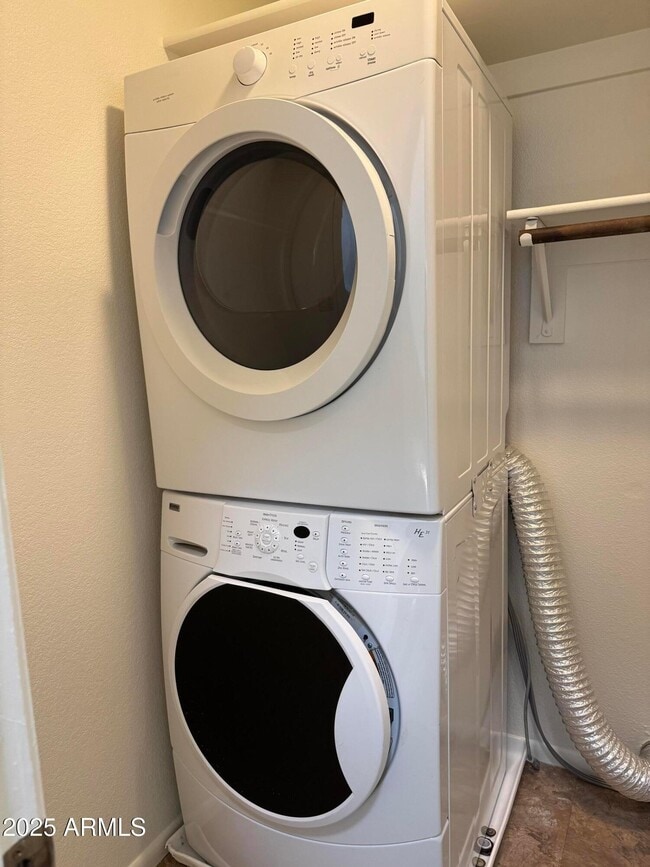 Building Photo - 4114 E Union Hills Dr