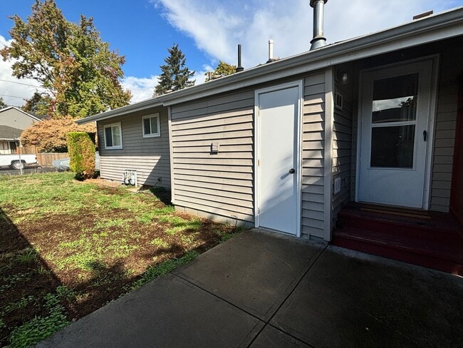 Building Photo - 5109 SE 84th Ave