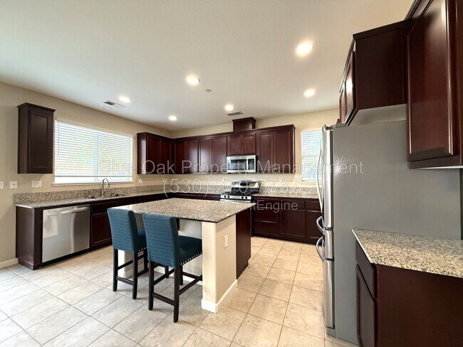 Building Photo - 706 Niles Canyon Ln