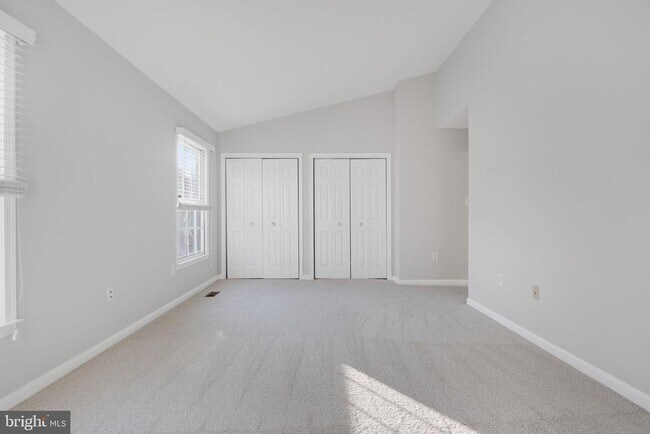 Building Photo - 7267 Olde Lantern Way