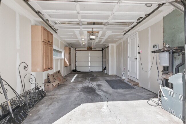 Building Photo - 2469 Newland St
