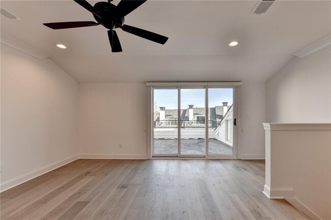 Building Photo - 435 Mayfair Ct