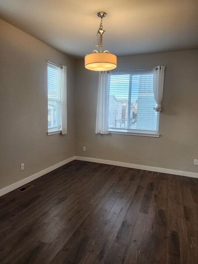 Building Photo - Long Realty & Property Management - Nearly New Home in Aurora **Half Off Rent June 2026**