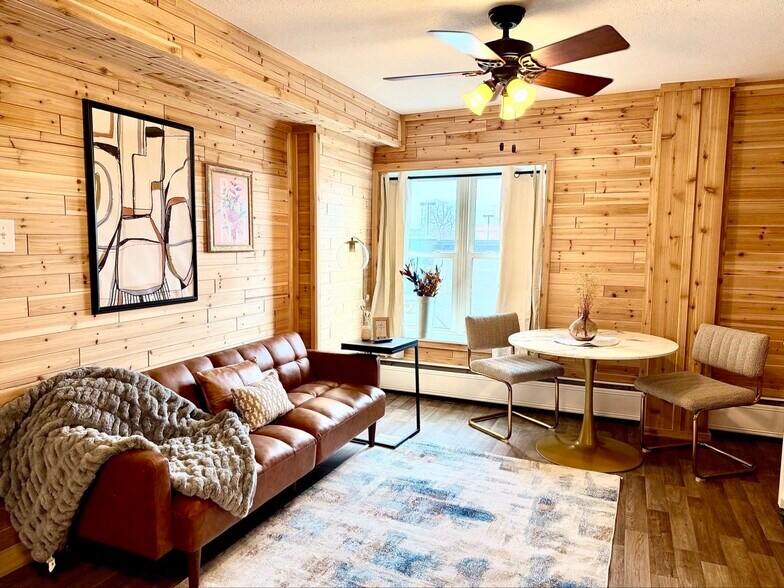 Building Photo - 619 N 8th St