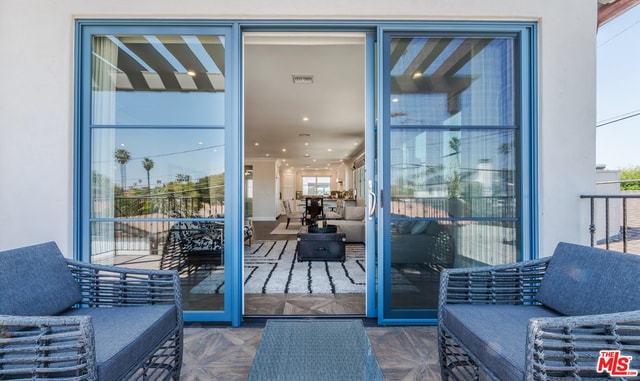 Building Photo - 810 S Catalina Ave