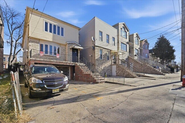 Building Photo - 212 Seaview Ave