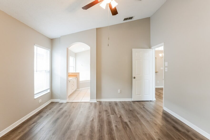 Building Photo - 7920 Oakstone Ct