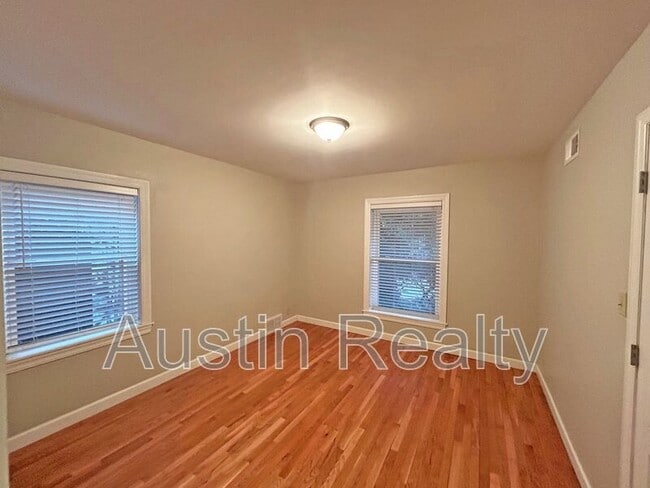 Building Photo - 1108 Collingwood Dr