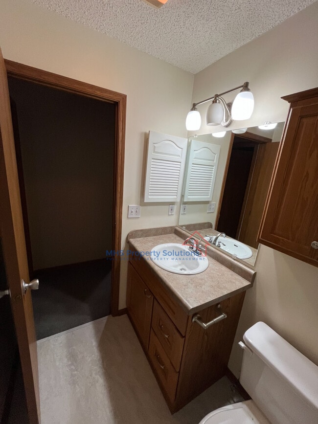 Building Photo - 186 Macfalls Way