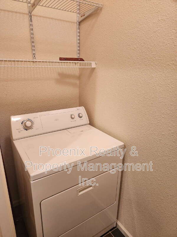 Building Photo - 2900 Blue Sky Cir