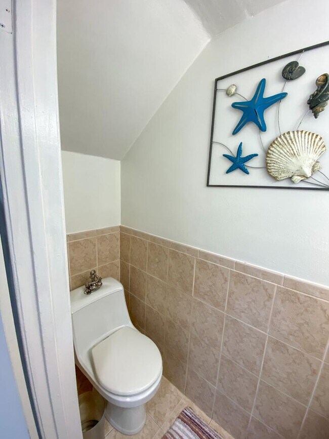 Building Photo - 2221 W 52nd St