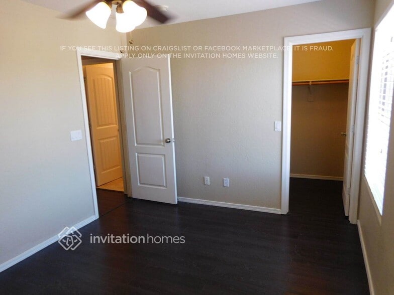 Building Photo - 1912 E Hawken Pl